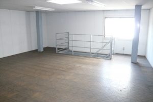 府中市府中町　売店舗　52坪　2階建て