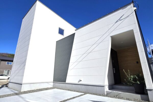 福山市大門町大門　木造2階建て　2LDK