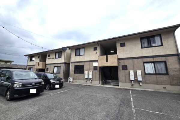 井原市七日市町　軽量鉄骨造2階建　売アパート　収益物件