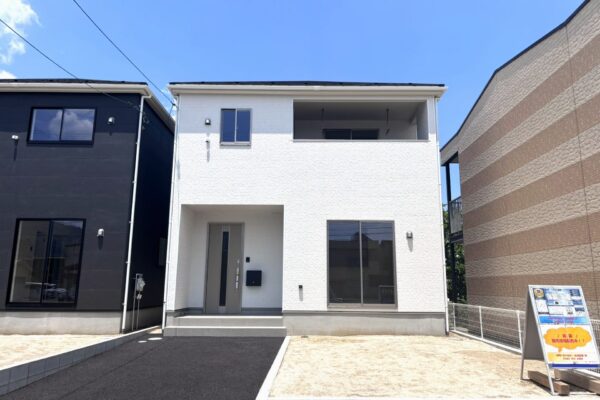 福山市草戸町4丁目　木造2階建て　新築住宅　4LDK　全2棟