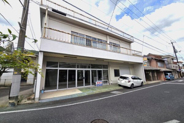岡山県井原市井原町　倉庫兼住居　鉄骨コンクリートブロック造2階建　3DK+事務所・作業場
